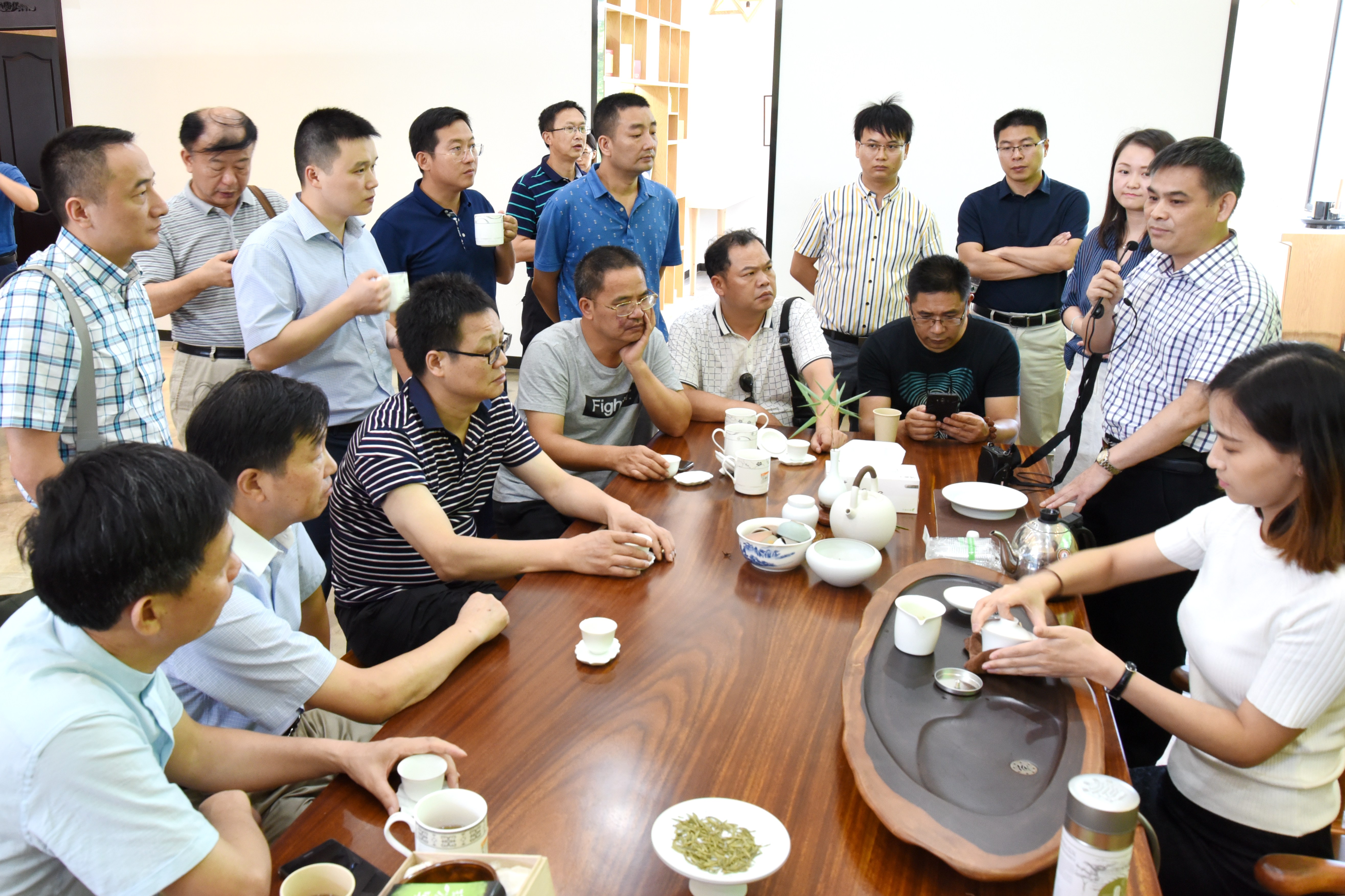 湖南省供销社一行考察尊龙凯时(中国)人生就是搏!集团特种茶中心